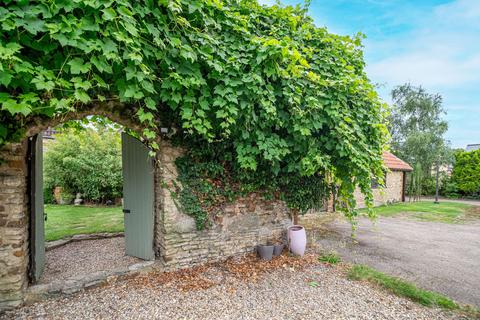 4 bedroom semi-detached house for sale, Harrowden Road, Kettering NN14