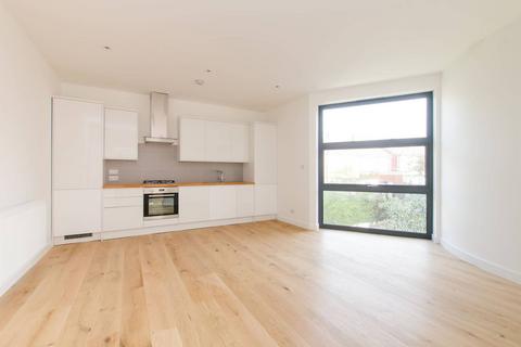 2 bedroom flat to rent, Holmbury Court, Tooting, London, SW17