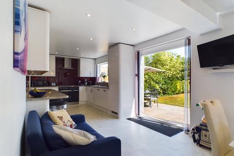 21 The Crescent, Mortimer Common, Reading, RG7 3RX