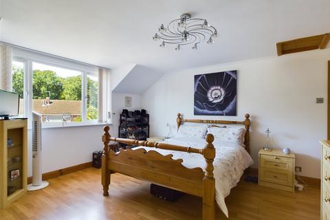 21 The Crescent, Mortimer Common, Reading, RG7 3RX