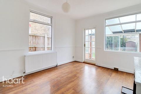 3 bedroom terraced house for sale, Hampton Road, Ilford