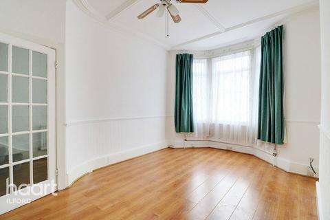 3 bedroom terraced house for sale, Hampton Road, Ilford