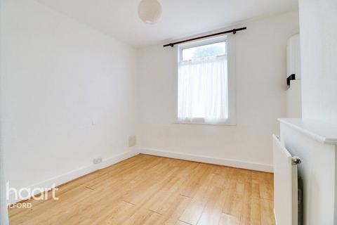 3 bedroom terraced house for sale, Hampton Road, Ilford