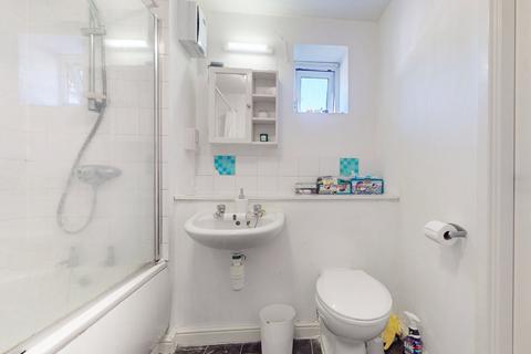 Flat 4, Wootten House Cherrydown West, Basildon, SS16 5GB