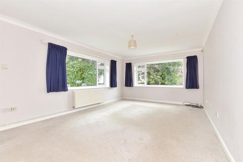 2 bedroom chalet for sale, Dumpton Park Drive, Broadstairs, Kent