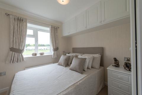 2 bedroom lodge for sale, Ashford, Kent, TN27