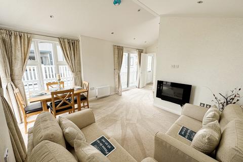 2 bedroom lodge for sale, Ashford, Kent, TN27