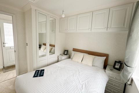 2 bedroom lodge for sale, Ashford, Kent, TN27
