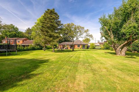 3 bedroom bungalow for sale, Kennel Lane, Doddington, Lincoln