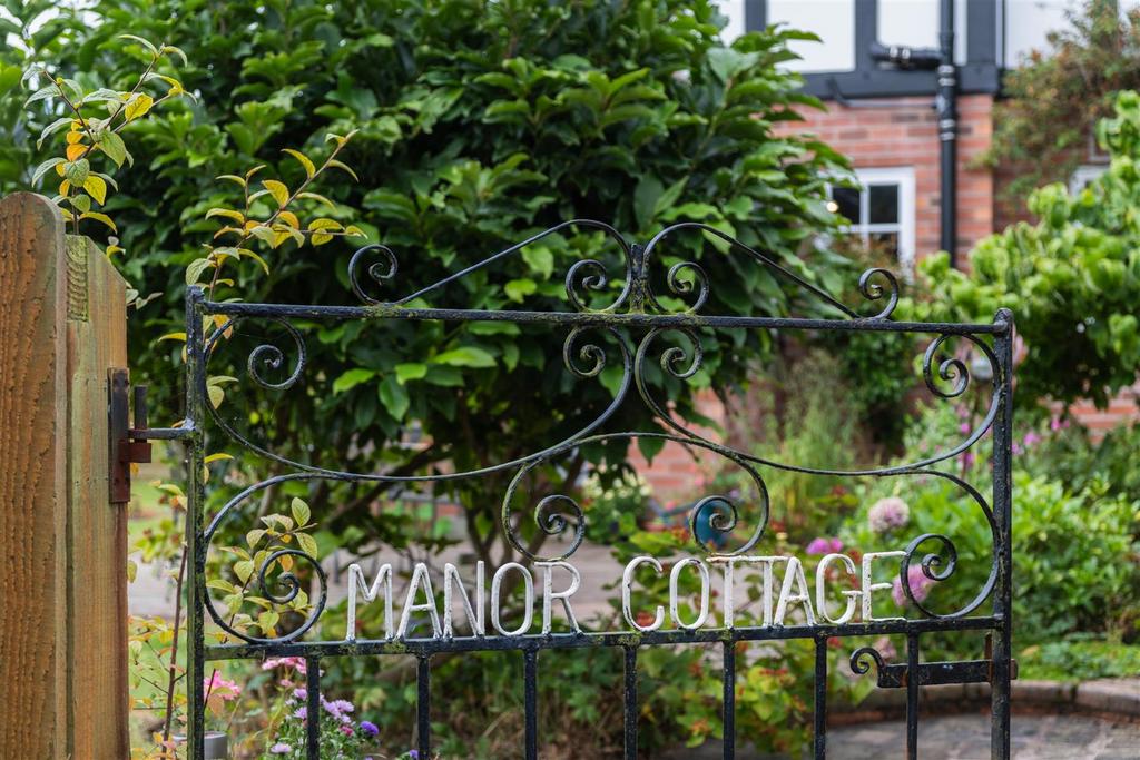 1 Manor Cottages 048.jpg