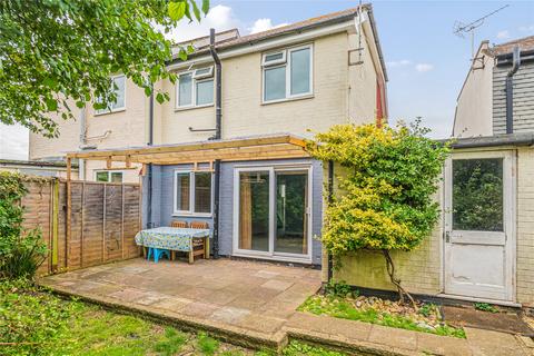 202 Knollmead, Surbiton, KT5 9QW