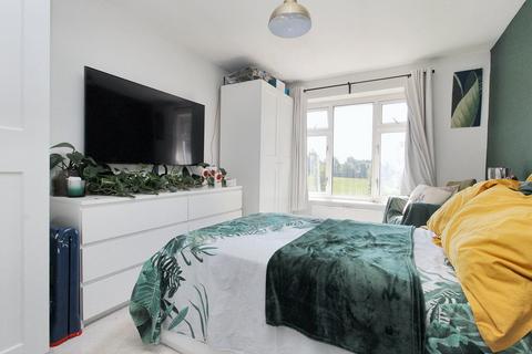 14 Pyms Close, Letchworth Garden City, SG6 1DP