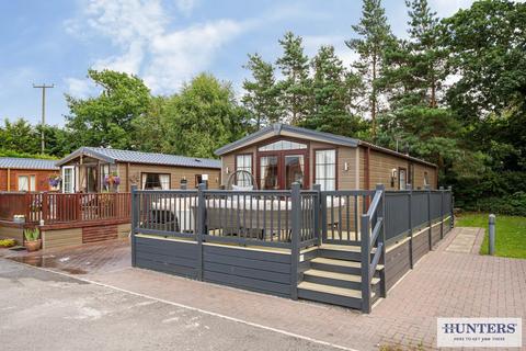 2 bedroom lodge for sale, Cliffe Common, Selby