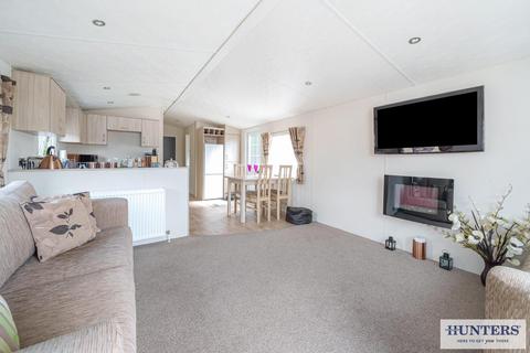 2 bedroom lodge for sale, Cliffe Common, Selby