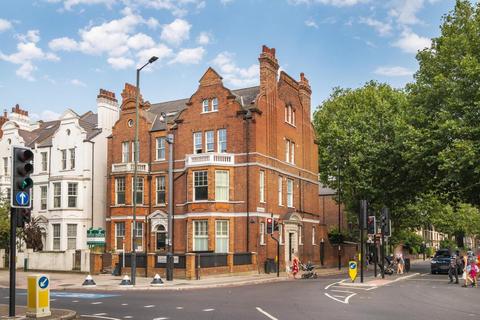 Flat 4, 100 Clapham Common South Side, London, SW4 9DN