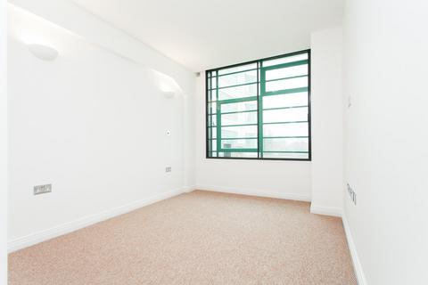 2 bedroom apartment to rent, Western Avenue, Perivale, Greenford, UB6