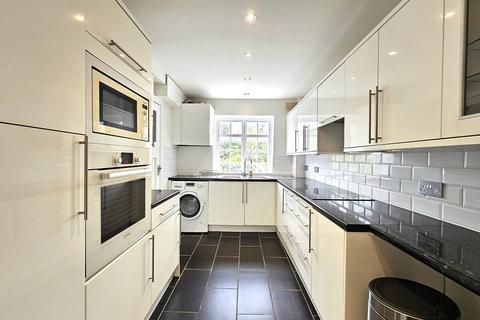 2 bedroom flat for sale, Lyttelton Road, London, N2