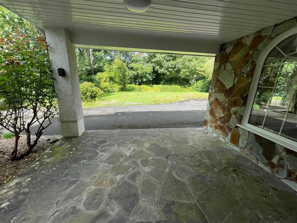 Overhang Porch