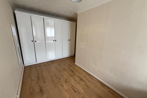 3 bedroom house to rent, Corporation Street, London E15