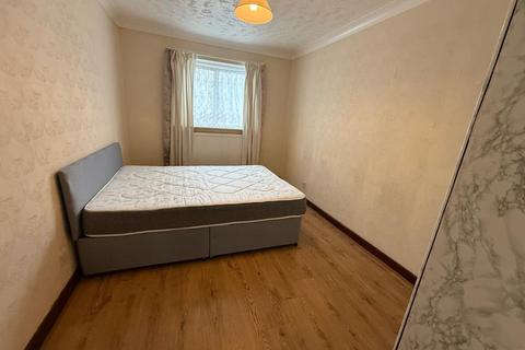 3 bedroom house to rent, Corporation Street, London E15