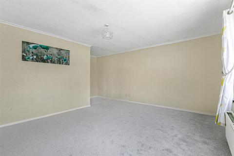 2, Fleetwood Court Douglas Road, Stanwell, Staines, TW19 7JN