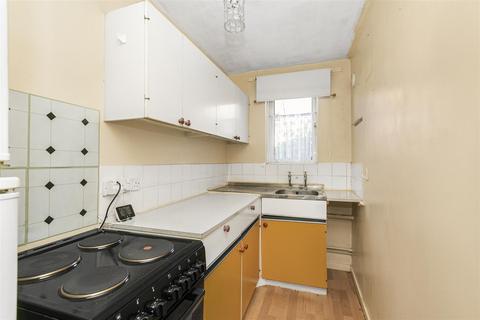 2, Fleetwood Court Douglas Road, Stanwell, Staines, TW19 7JN