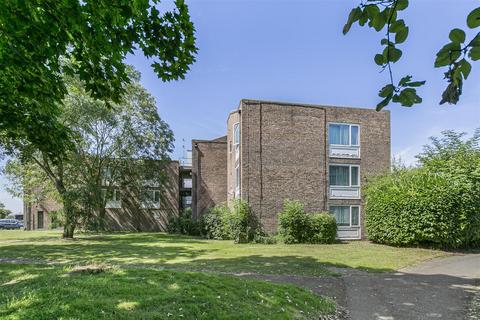 2, Fleetwood Court Douglas Road, Stanwell, Staines, TW19 7JN