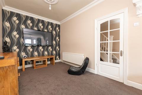 4 bedroom end of terrace house for sale, Pier Road, Northfleet, Gravesend, Kent