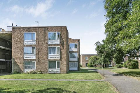 Studio for sale, Bristol Close, Staines-Upon-Thames TW19