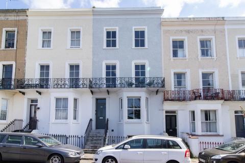 1 bedroom ground floor flat for sale, Trinity Square, Margate, CT9