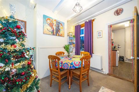 2 bedroom terraced house to rent, Warwick Place, Maidstone, ME16