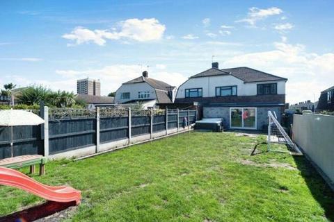 4 bedroom semi-detached house for sale, Keats Avenue, Romford, RM3