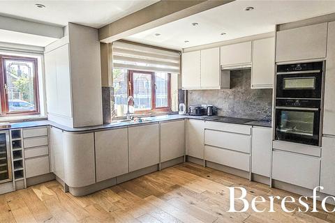 4 bedroom semi-detached house for sale, Keats Avenue, Romford, RM3