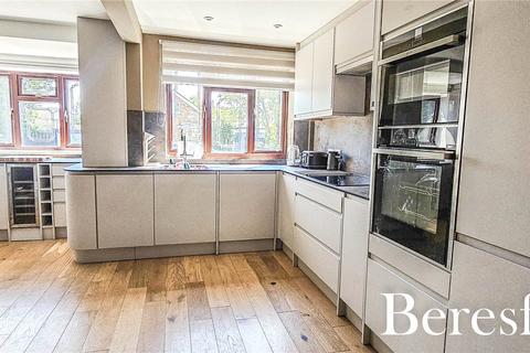 4 bedroom semi-detached house for sale, Keats Avenue, Romford, RM3