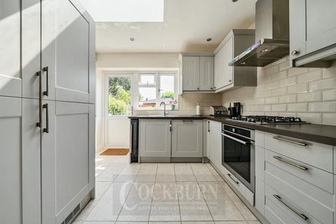 27 Prestbury Square, London, SE9 4LZ