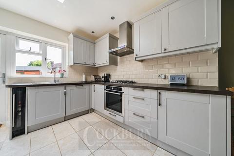 27 Prestbury Square, London, SE9 4LZ