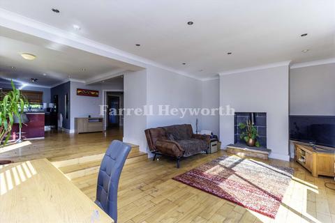 7 Brooklands Drive, Heysham, Morecambe, LA3 2SP
