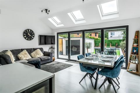 23 Sunmead Close, Fetcham, Leatherhead, KT22 9AP