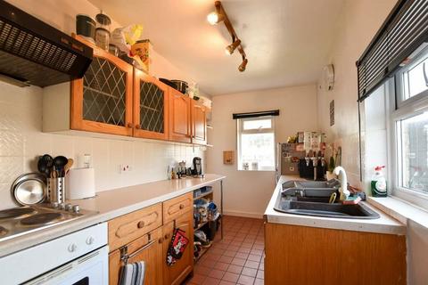 1 bedroom flat for sale, New Road, Ditton, Aylesford, Kent, ME20 6AD