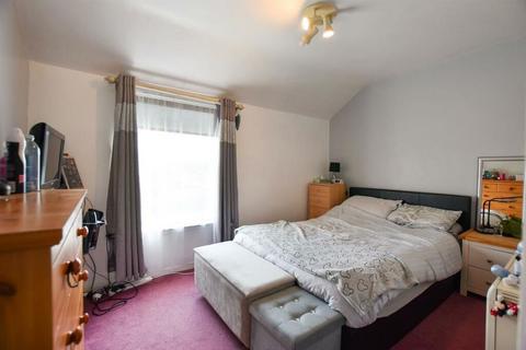 1 bedroom flat for sale, New Road, Ditton, Aylesford, Kent, ME20 6AD