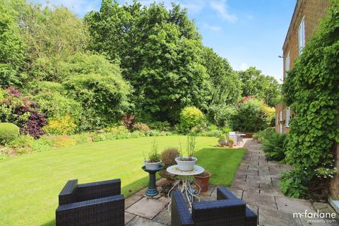 15 Carlton Gate, Broome Manor, Swindon, SN3 1NF