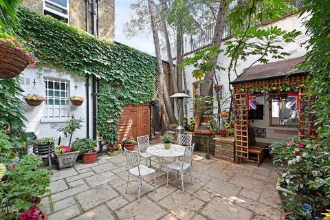 2 bedroom flat for sale, Bulwer Street London W12