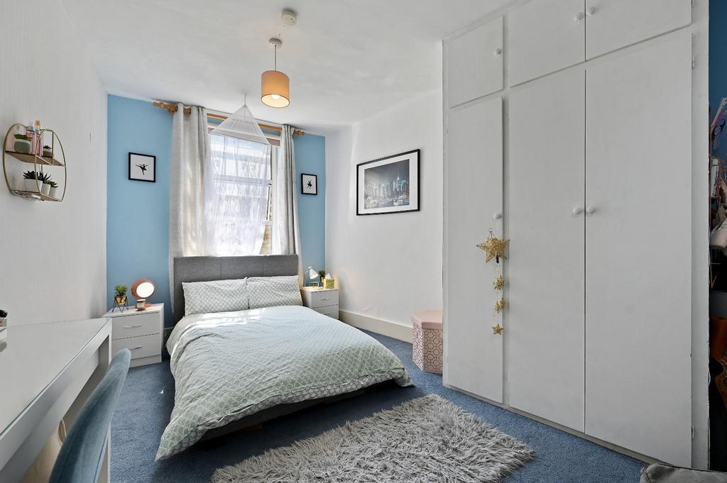 Lytton House - Bedroom B3 (1).JPG