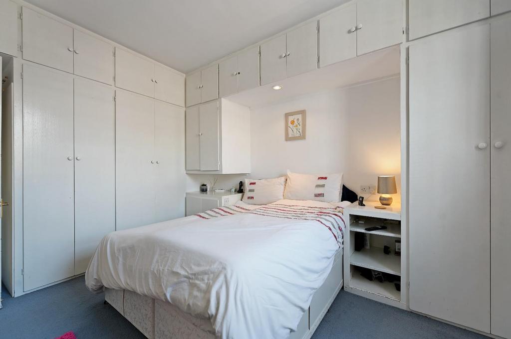 Lytton House - Bedroom A3 (1).JPG