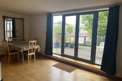 2 bedroom house to rent, 18650059 Cumberland Road, Bristol