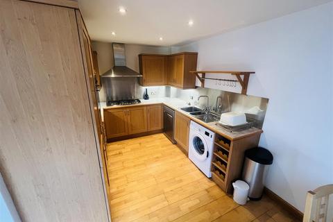 2 bedroom flat to rent, 18650059 Cumberland Road, Bristol