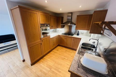 2 bedroom flat to rent, 18650059 Cumberland Road, Bristol