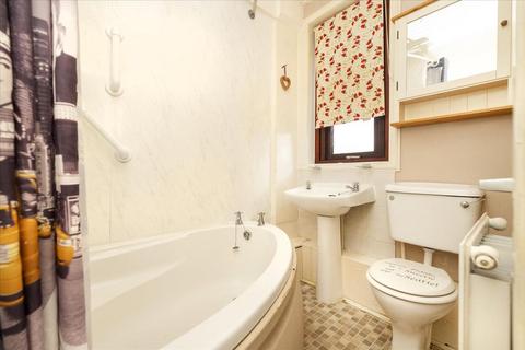 147 Birkenside, Gorebridge, EH23 4JH