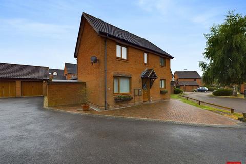 22 Berkeley Close, Hucclecote, Gloucester, GL3 3TG