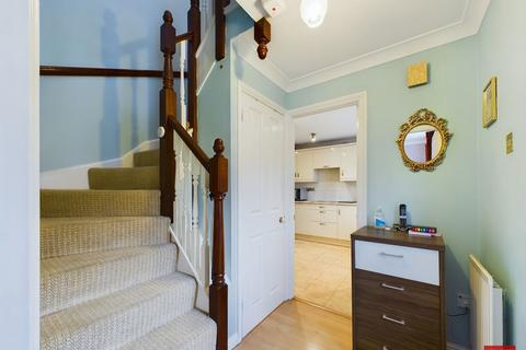 22 Berkeley Close, Hucclecote, Gloucester, GL3 3TG